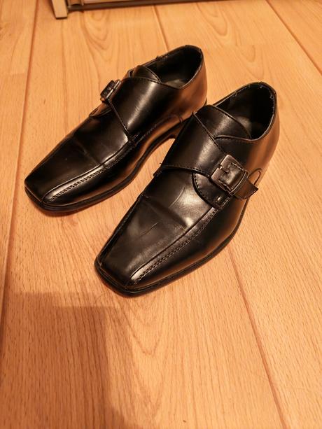 Elegantné topánky, 33