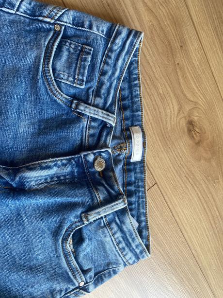 Rifle so stredne vysokým pásom, 38