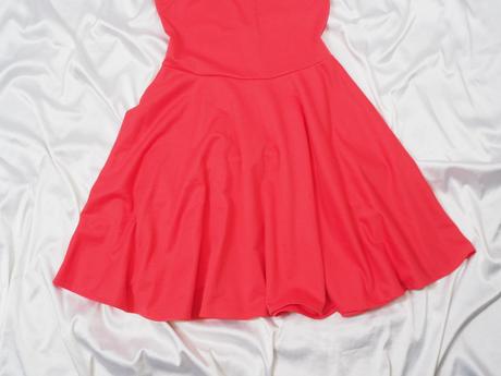 Kvalitné úpletové šaty club l, 38