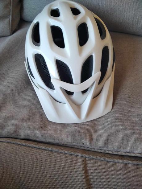 Cyklistická prilba, m