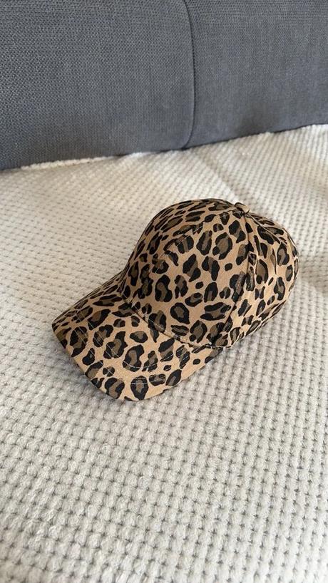 Šiltovka s leopardím vzorom - karamel, 