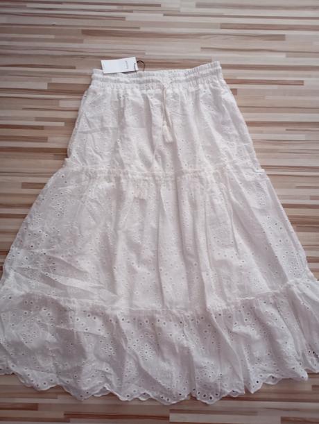 Madeirova sukna nova, gate,38 / m