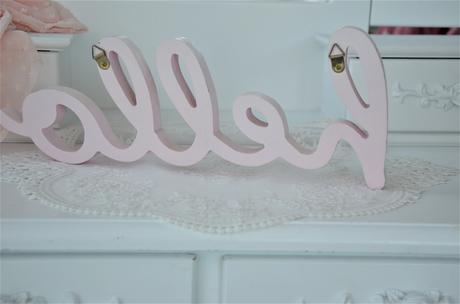 Drevený nápis-hello, 