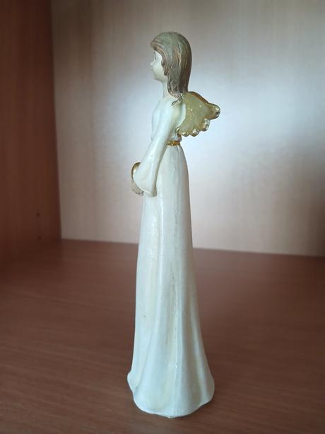 Anjelka so srdiečkom v náručí 18,5 cm,