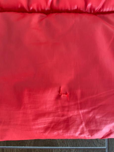 Červená vetrovka, benetton,152