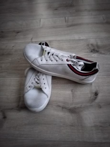 Platené tenisky, 36