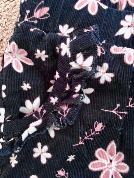 Kvetované nohavice, 80