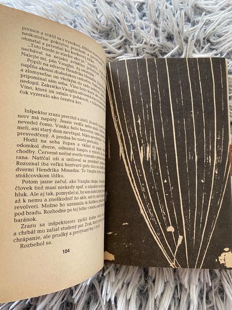 Mosadz je pasca ellery queen,