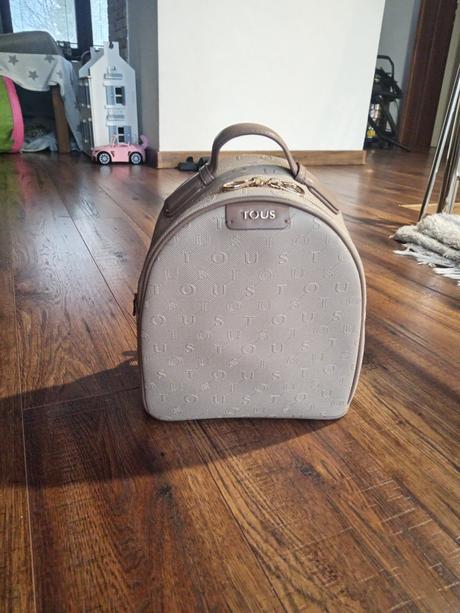 Kabelka, ruksak, tous