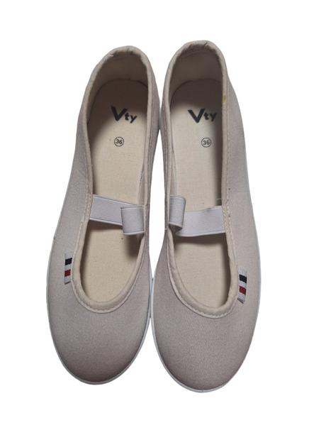 Dievčenské cvičky, 36