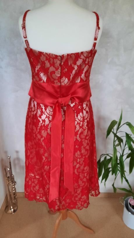 9.šaty červené ramienkovè  s bolerkom 46, 46