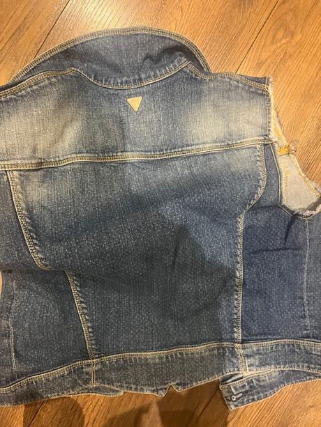 Riflova vesta guess m, guess,m