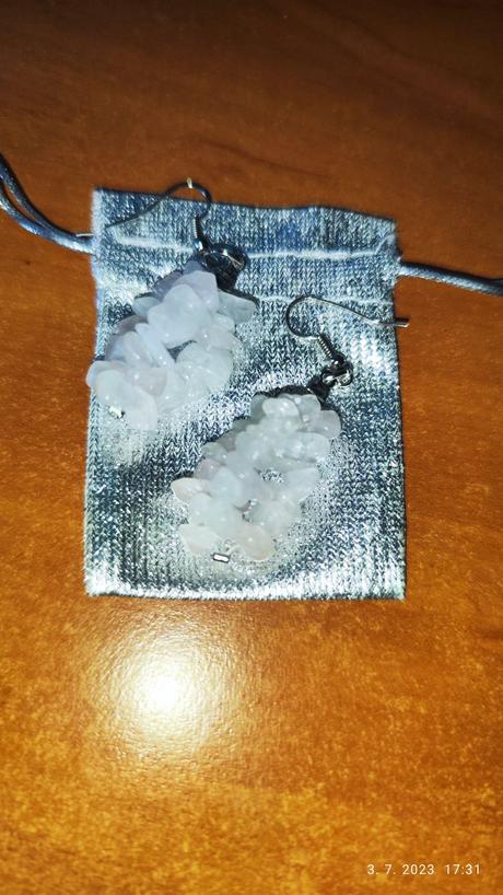 Náušnice s ruzeninu, 