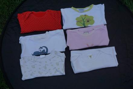 Body dlhy rukav 5 ks, jedno grati cena spolu 62/68, 62