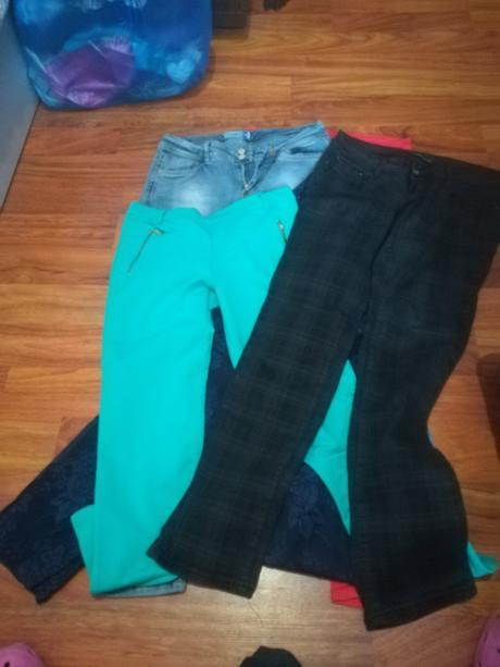 Balík nohavíc a riflí 13 ks veľ. 42/m, m