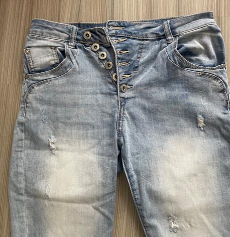 Krátke riflové kraťasy, 36