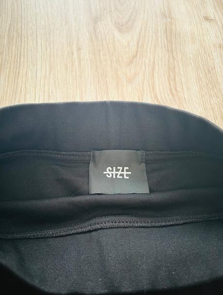 Štýlová a luxusná sukňa značky nosize, s