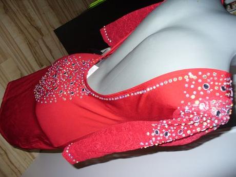 Červené šaty s trblietkami vel.s, s