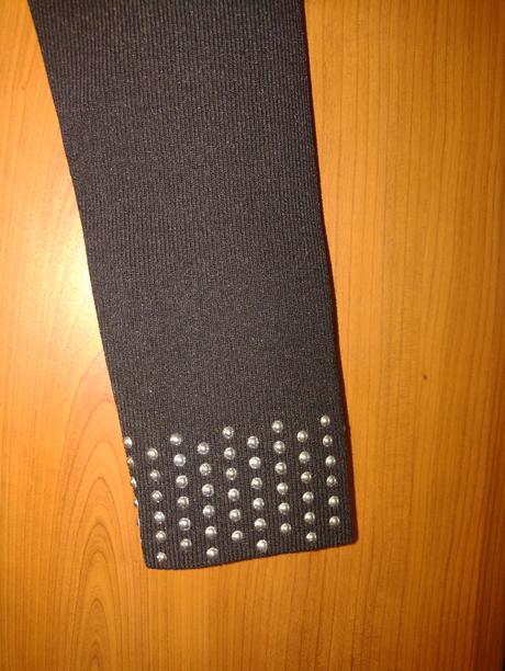 Šaty s výstrihom na chrbte, bershka,xs