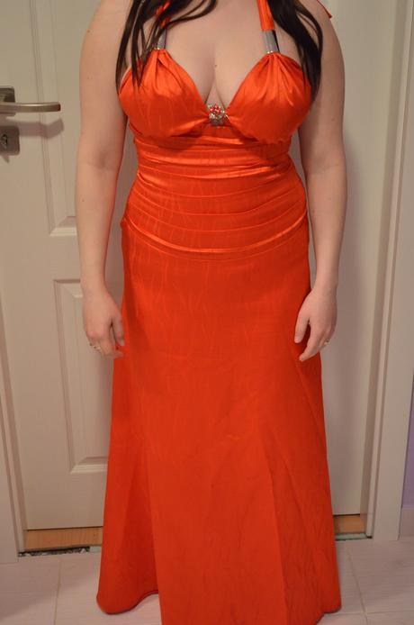 Dlhé červené šaty, s