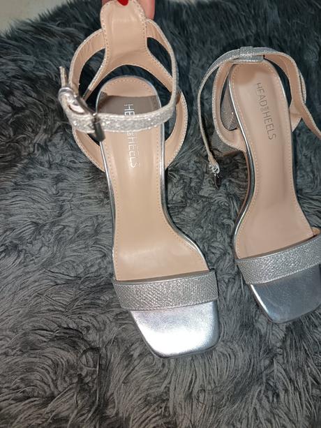 Strieborné sandále, 39