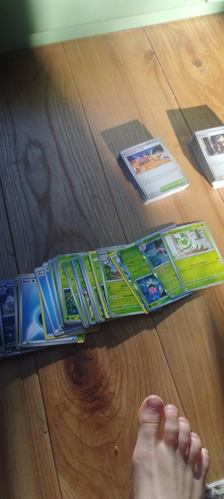 Pokémon karty 320 ks, 