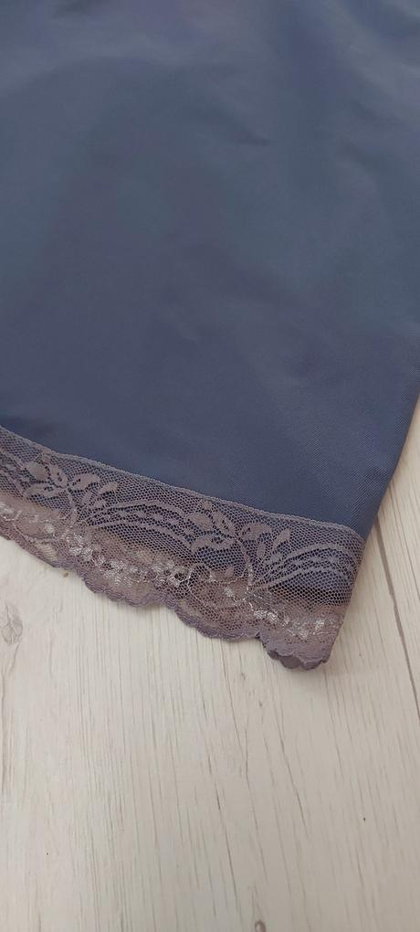 Romantické šaty s čipkou, s