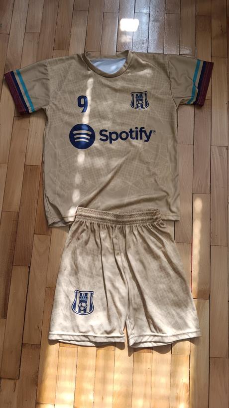 Futbalový dres lewandowski, 146