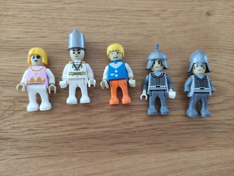 Zamok s kocom a postavickami,