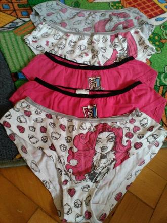 Dievčenské gaťky, 128