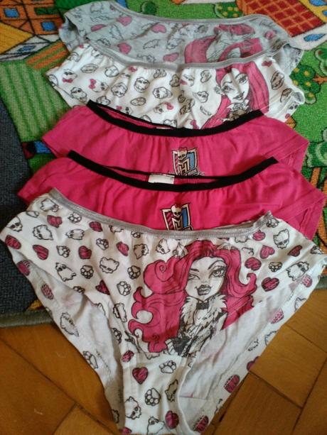 Dievčenské gaťky, 128