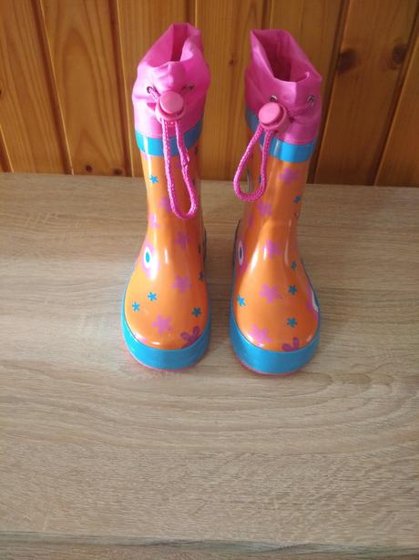 Gumáky pidilidi, 23