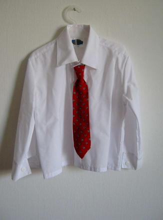 Nenosená biela slávnostná košeľa, 86