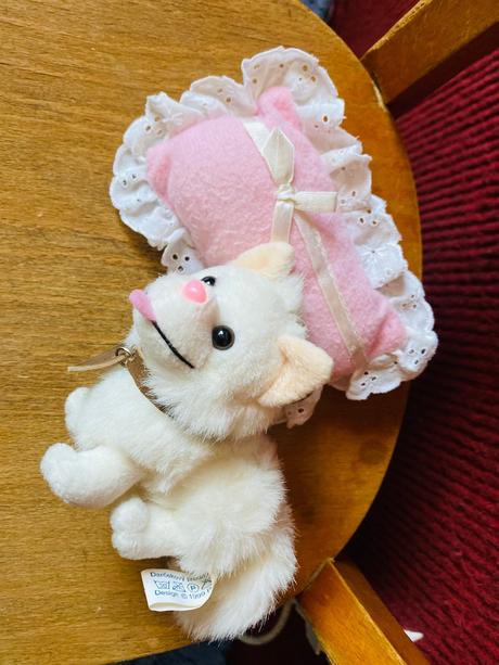 Vin-tage vankúšik a psík kľúčenka,