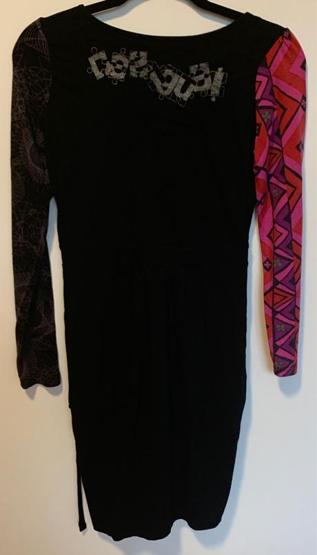 Desigual čierne šaty s aplikáciou, desigual,l