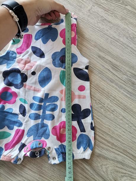 Dievčenska letná súprava - body a opalovacky, 68