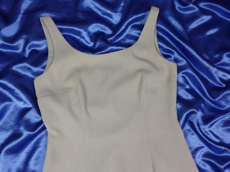 Luxusné béžové šaty, 40