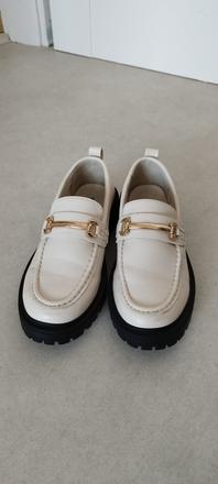 Loafery, reserved,35
