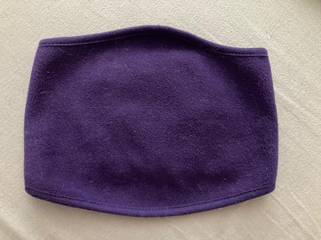 Fialový nákrčník, tchibo