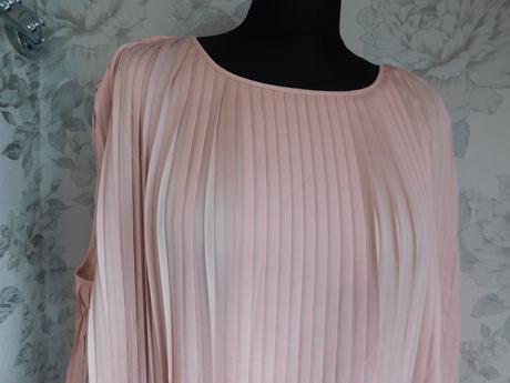 Pekna trendy plisovana bluzka/top, lindex,48