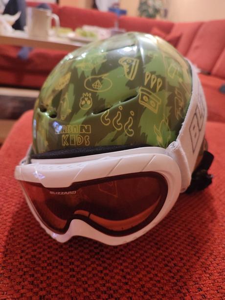 Prilba+okuliare+kukla, xs