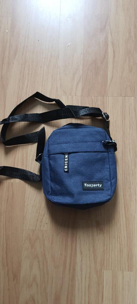 Panska kapsicka na rameno, 