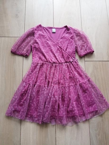 Šaty s listami, 122