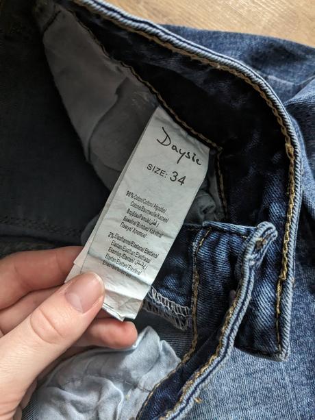 Rifle (ešte s visačkou), 34 / xs