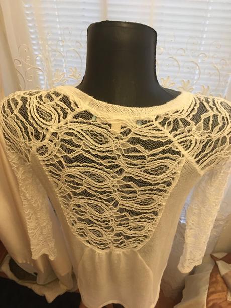 Čipkovaný biely top, veľkosť s/m, made in italy, zara,s