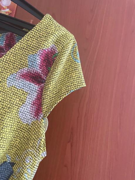 Saty s kvetinovym motivom, 40