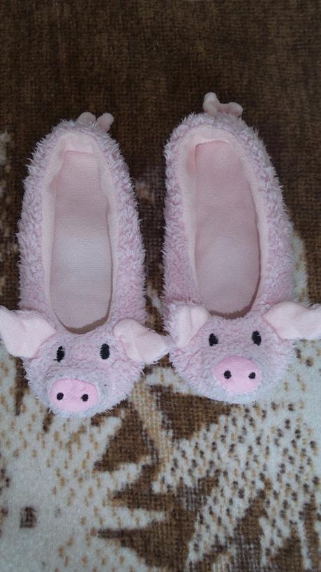Papučky prasiatka, 28