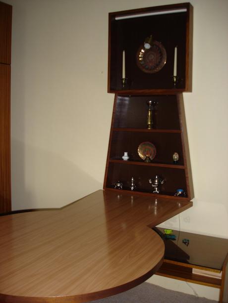 Vyklápací jedálenský stôl, 