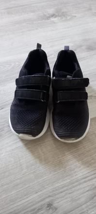 Topanky na telocvik, 35