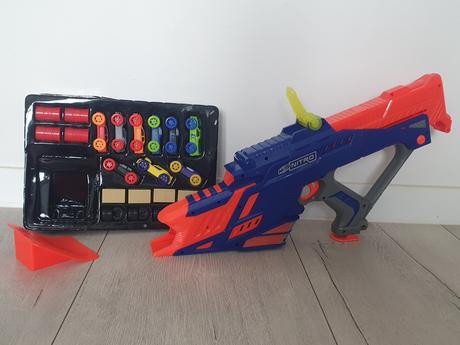 Plastova pistol na auticka, 